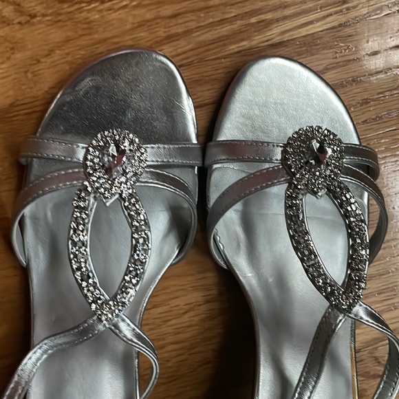 Silver, Mindy Touch Ups, dress shoes, with some sparkle! - Picture 5 of 7